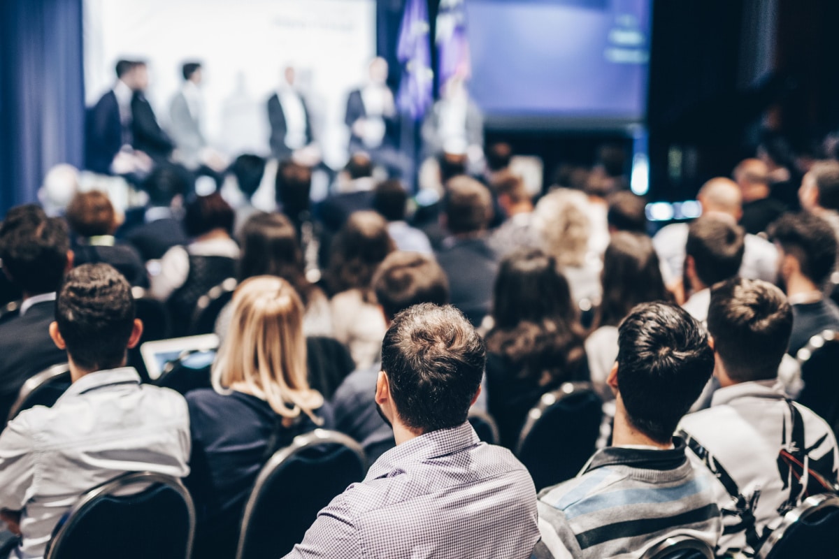 15 Of The Best Retail Marketing Conferences To Visit In 2024